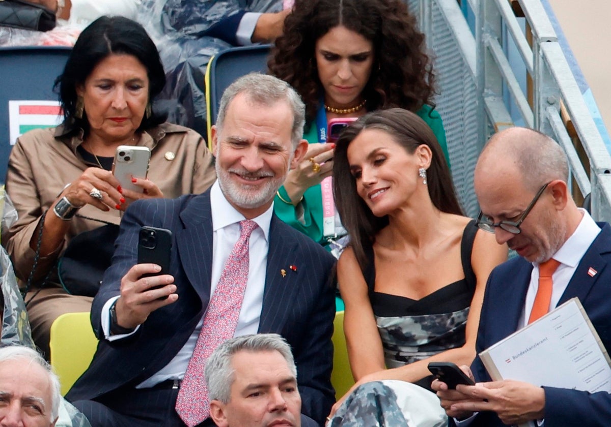 La Reina Letizia Confía De Nuevo En Carolina Herrera Para La Ceremonia